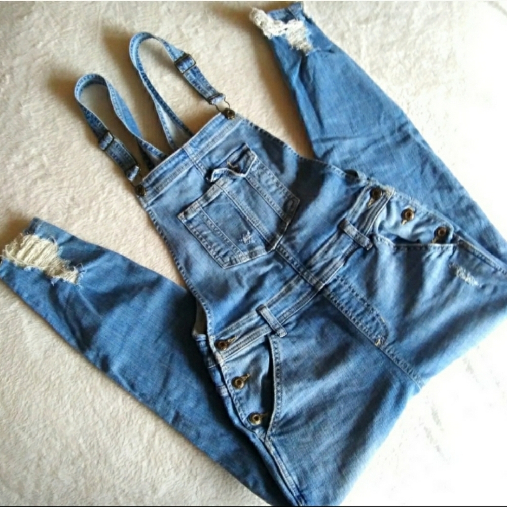 Sneak Peek Distressed Denim Skinny Overalls EUC